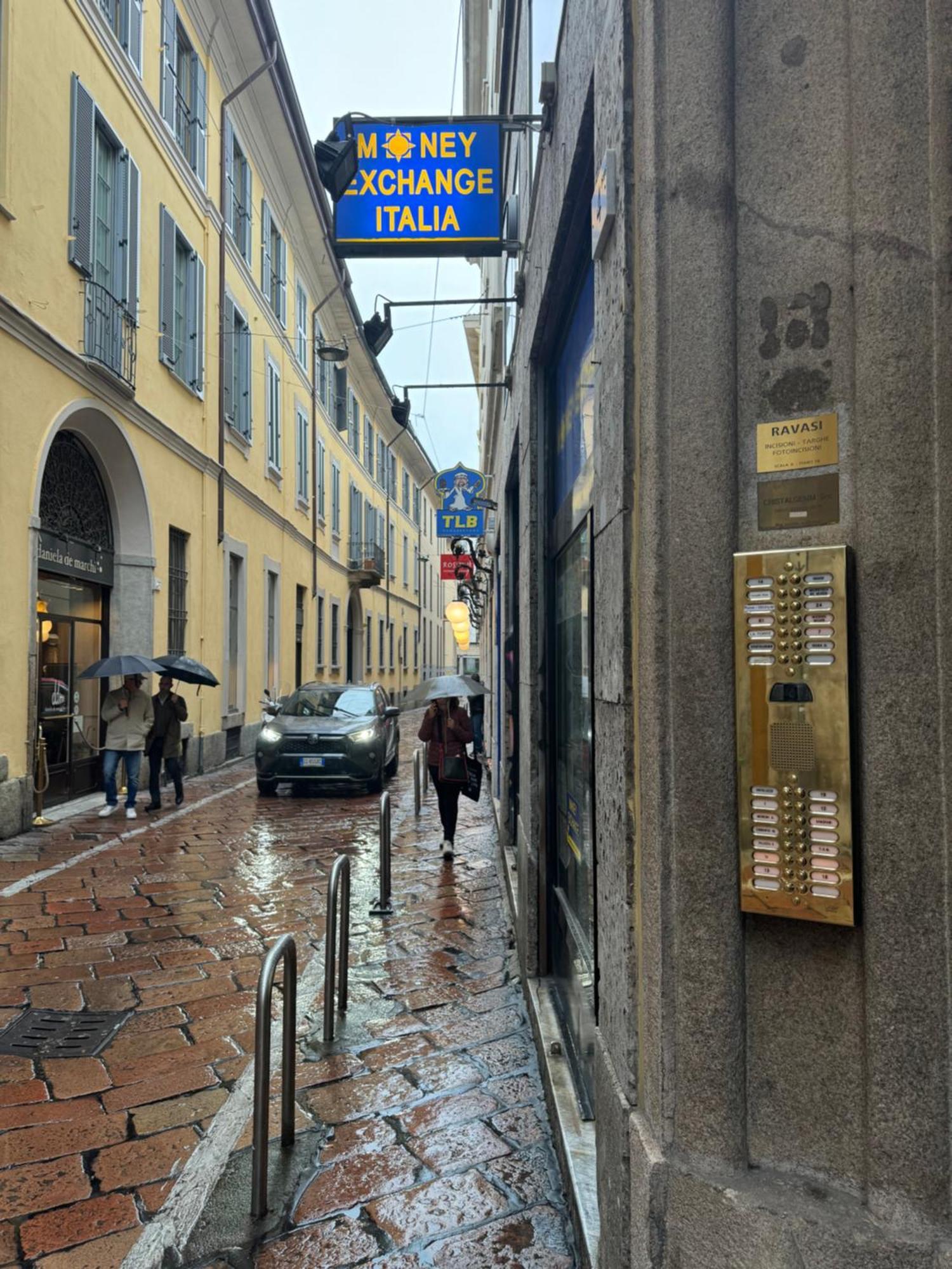 Free 30 Minutes Preemptive Cognitive Disconnect Therapy Price Location Real Duomo Palace Mini Suite Milano Eksteriør bilde